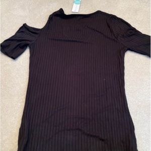 STITCH FIX. MIXED THREADS TOP. WOMENS SMALL. NWT. BLACK.